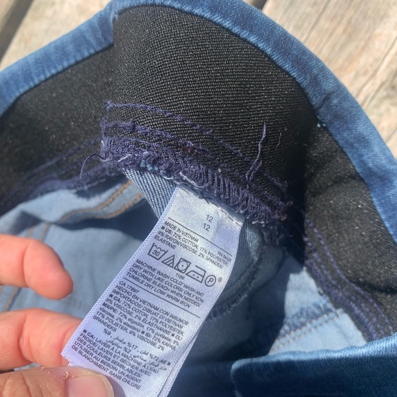 Old Navy Rockstar Mid-Rise Distressed Jeggings/Jeans - Blue - Women's Size 12 - Picture 3 of 9